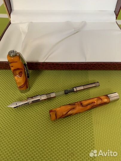 Перьевая ручка Visconti Opera