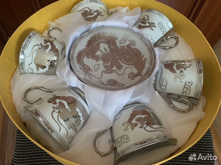 Набор чашек с блюдцами