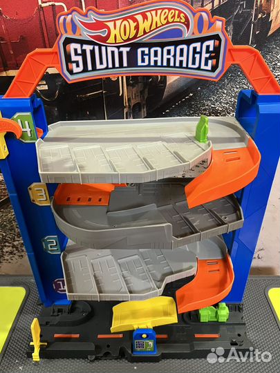 Hot wheels трек Гараж