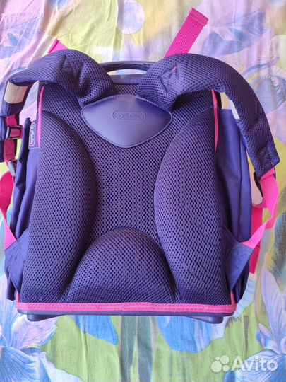 Продам школьный рюкзак