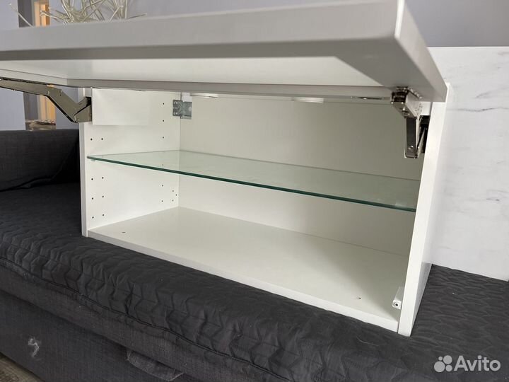 Шкафчик навесной IKEA / Ютис