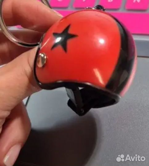 Брелок мотоциклетный шлем новый