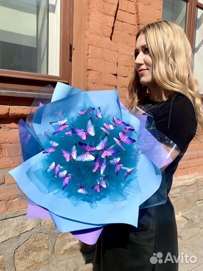 Светящийся букет с бабочками