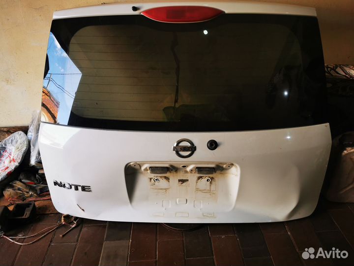 Крышка багажника nissan note e11