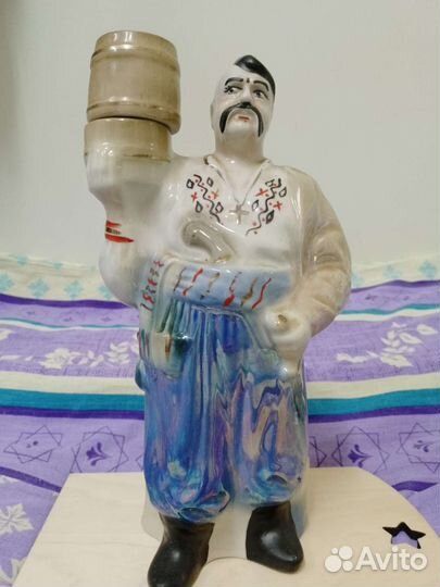 Статуэтка фарфор