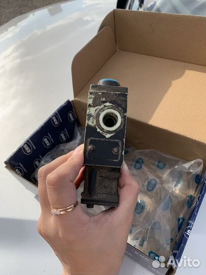 Блок управления пневмоподвеской Вольво fh12