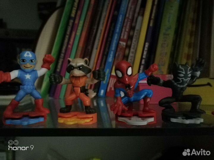 Игрушки Kinder Marvel