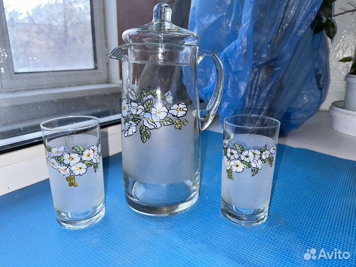 Графин со стаканами