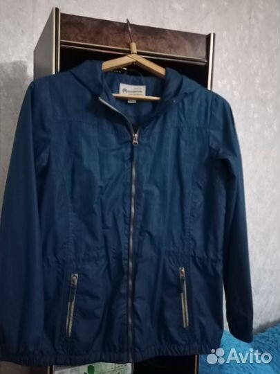 Ветровка женская