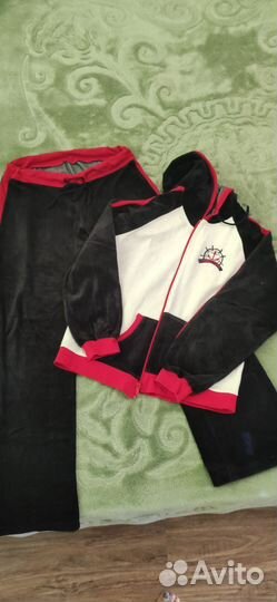 Спортивный костюм женский