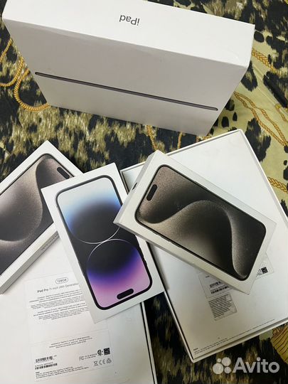 Пустые коробки apple