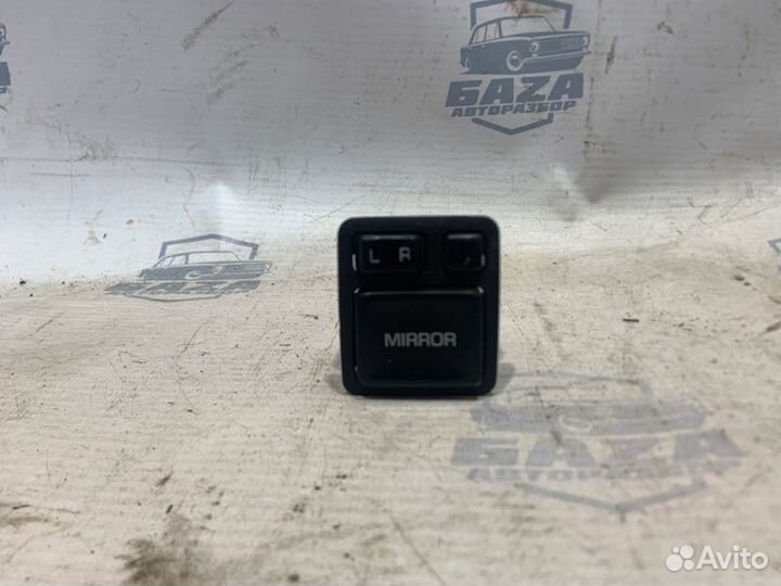 Кнопка регулировки зеркал Toyota Vista SV30 3S-FE