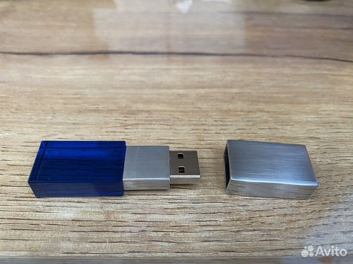 Usb флешка 7.48 Гб новая