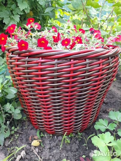 Кашпо. Ротанг для сада