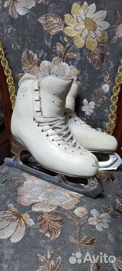 Фигурные коньки Edea Chorus 235