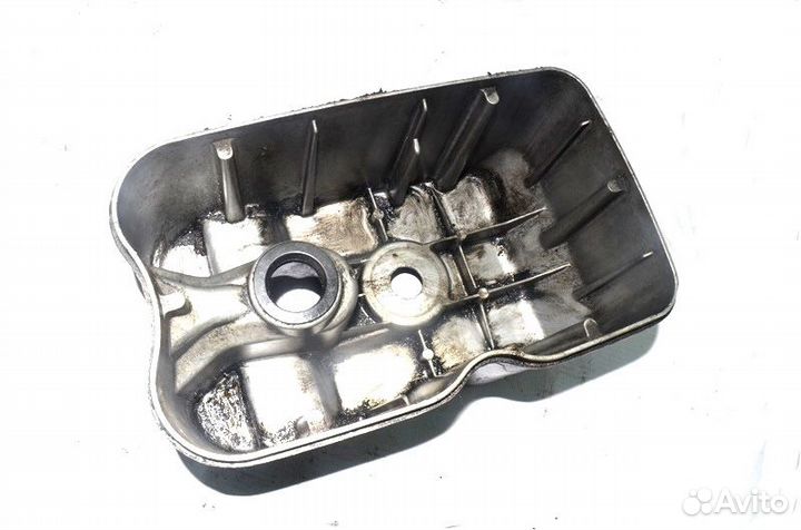 Клапанная крышка volvo FH16 (01.93)