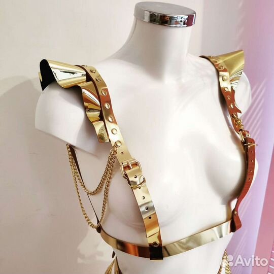 Портупея крылья золотая с цепочками из натуральной