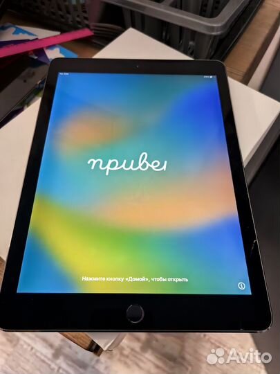 Apple iPad Pro 9.7Wi-Fi/Cellular) 256