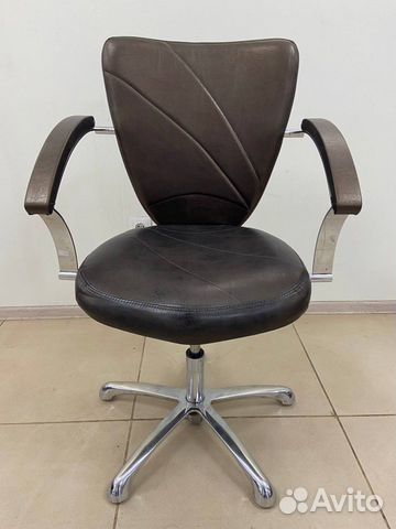 Кресло парикмахерское коричневое