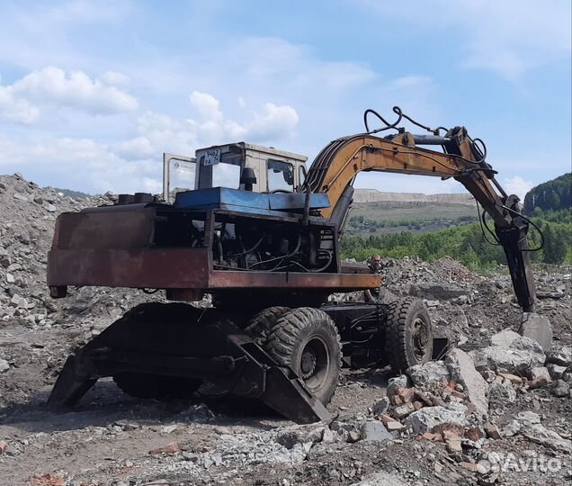 Экскаватор эо3323А
