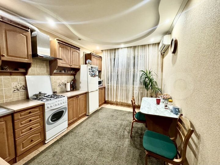 2-к. квартира, 77 м², 2/5 эт.