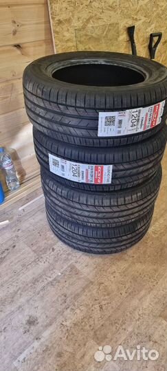 Kumho Ecsta HS52 235/55 R17