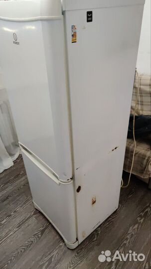 Холодильник indesit