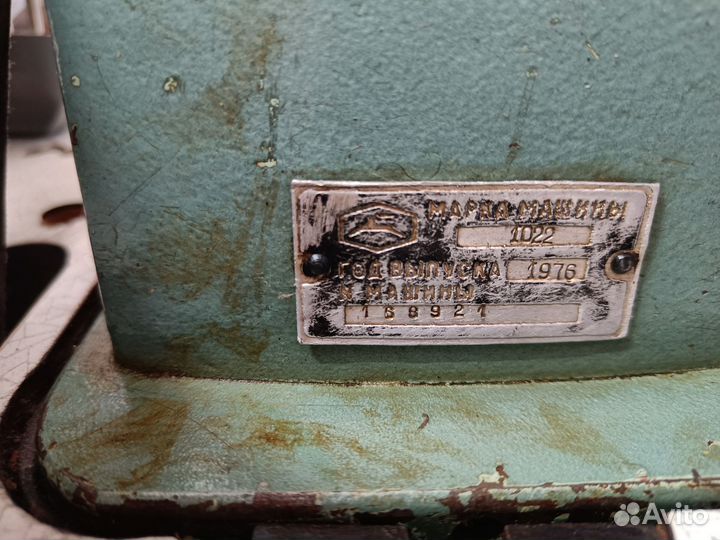 Промышленная швейная машинка 1022