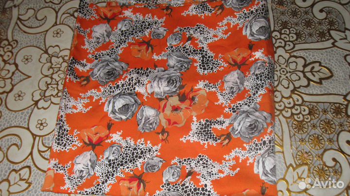 Отрез ткани шелк