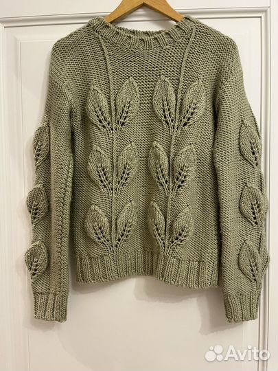 Свитер шерстяной женский