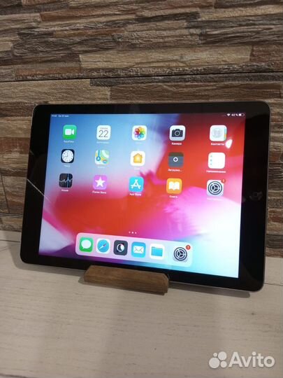 Планшет Apple iPad Air 16Gb Wi-Fi + Cellular