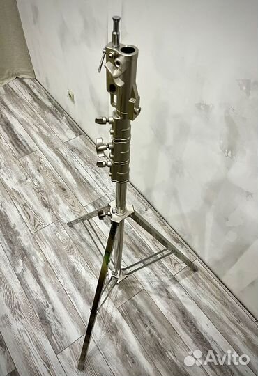 Стойка для светового оборудования