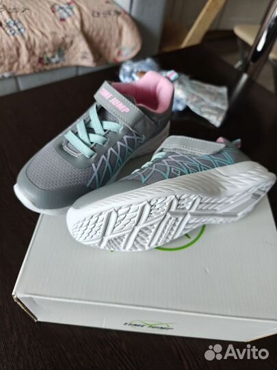 Кроссовки детские