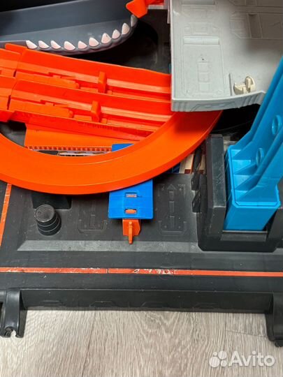 Hot wheels ultimate garage