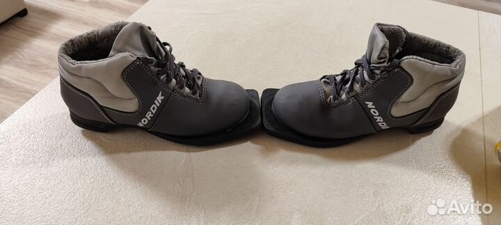 Лыжные ботинки