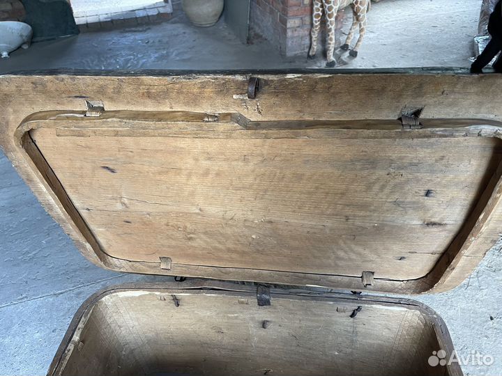 Сундук деревянный