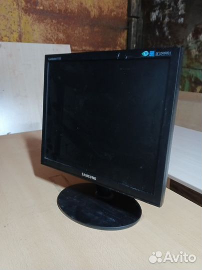 Монитор Samsung SyncMaster E1720NR