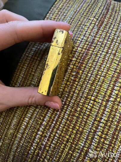 Зажигалка золотистая