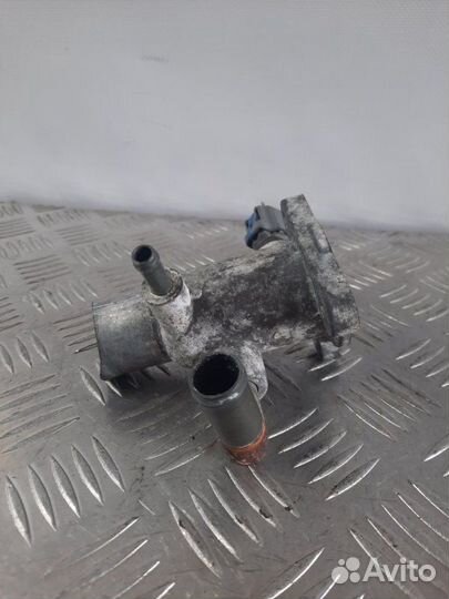 Фланец (тройник) системы охлаждения Suzuki Ignis 2