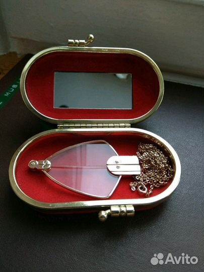 Ретро очки (кулон-бабочка на цепочке) в чехле