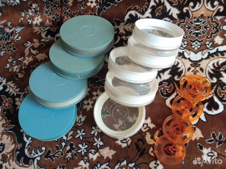 Набор пластиковых коробок для 8 мм кинопленок