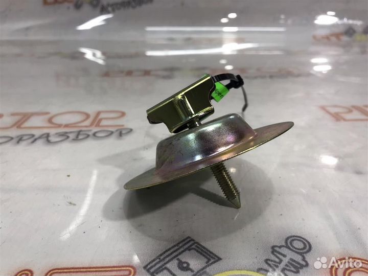 Крепление запасного колеса Nissan Primera (P12) 2