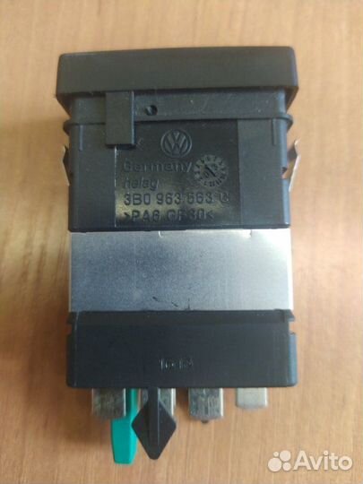 Кнопка обогрева сидений Volkswagen Passat B5+