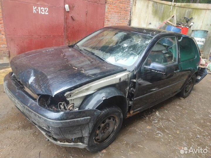 Разбор на запчасти Volkswagen Golf 4 купе AXP 1999