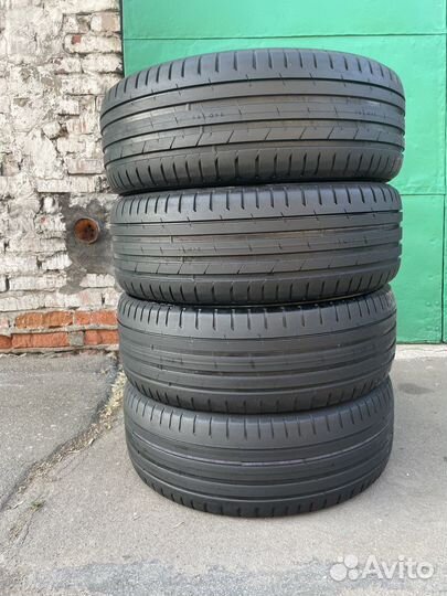 Nokian Tyres Hakka Black 2 SUV 235/55 R20 102Y