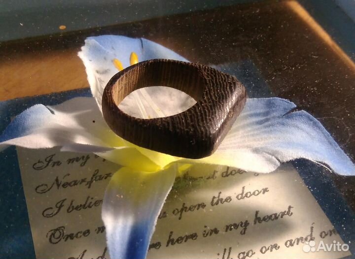 Кольцо из дерева