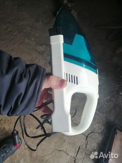 Автомобильный пылесос