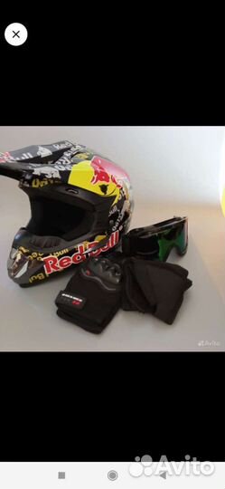 Шлем кроссовый с очками и перчатками