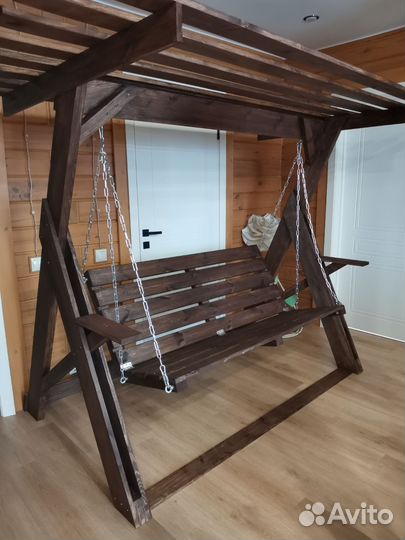 Садовые качели из дерева