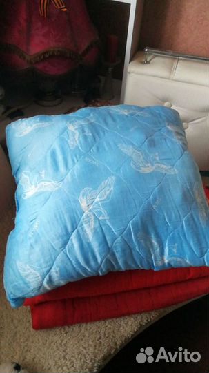 Одеяла, подушки б/у